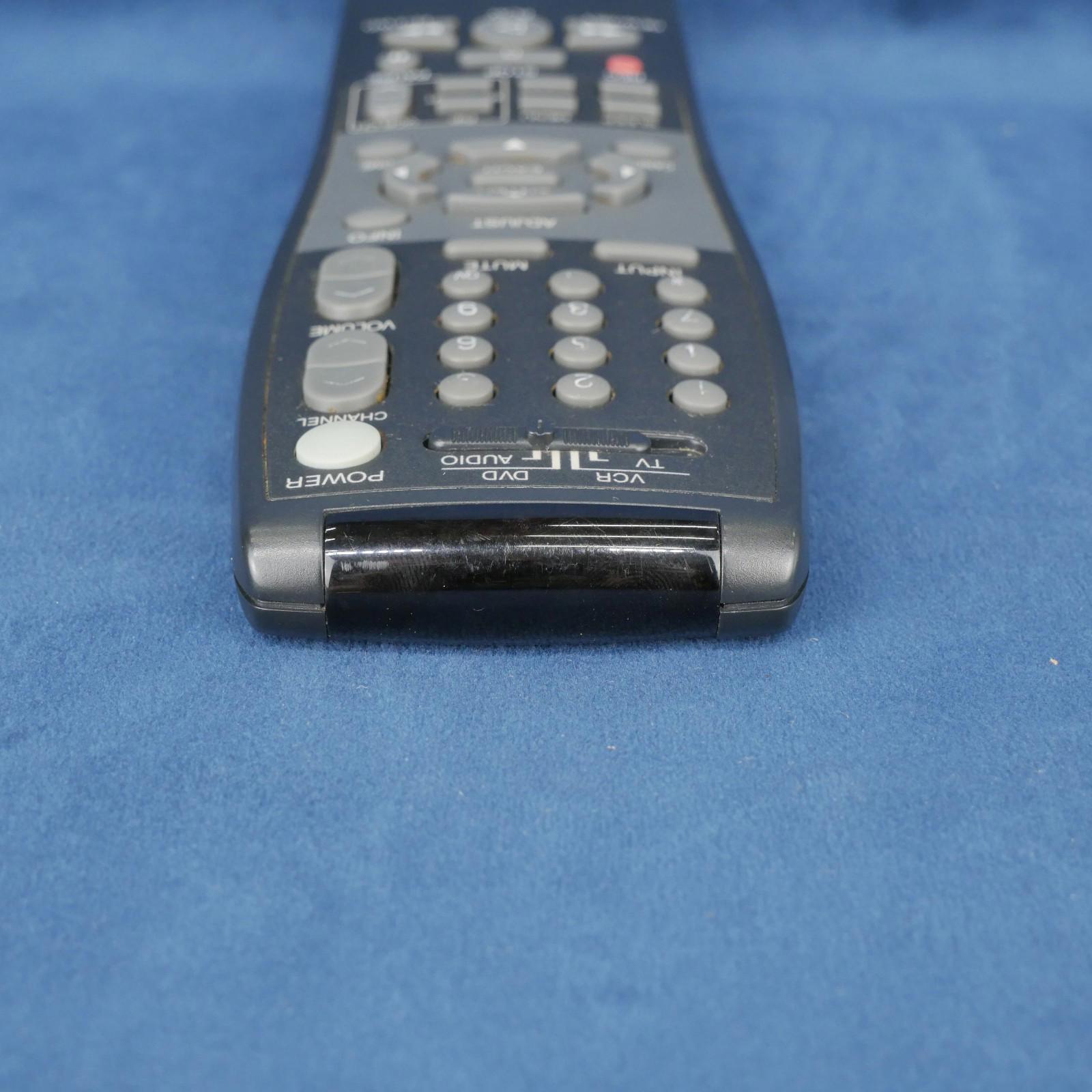 Genuine Mitsubishi Remote Control TV VCR Universal 290P066 - B10 RC 9305/M1 - TESTED