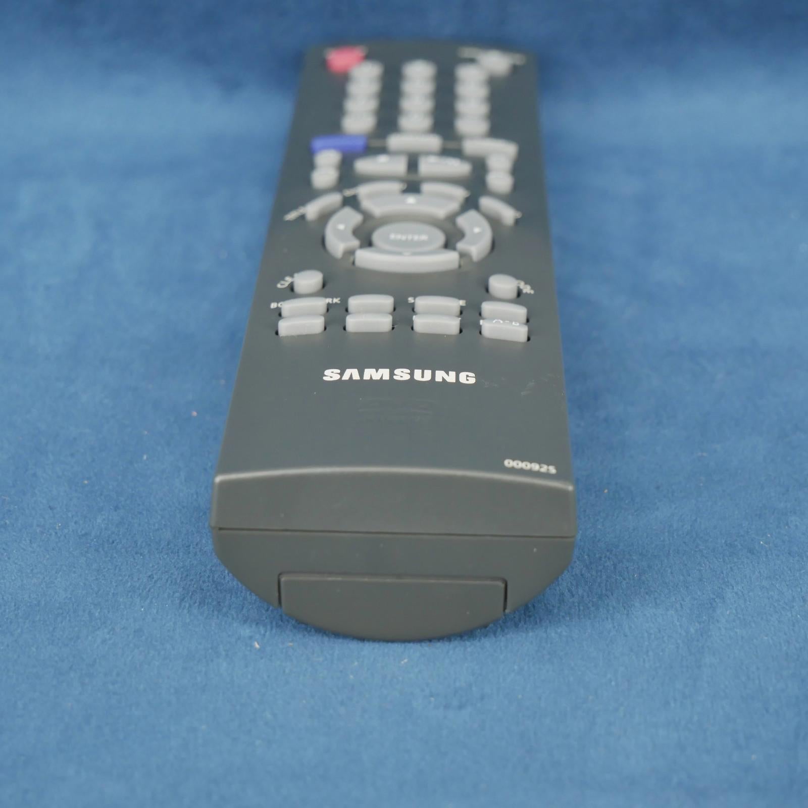 Original OEM Samsung 000925 DVD Player Remote Control - Tested