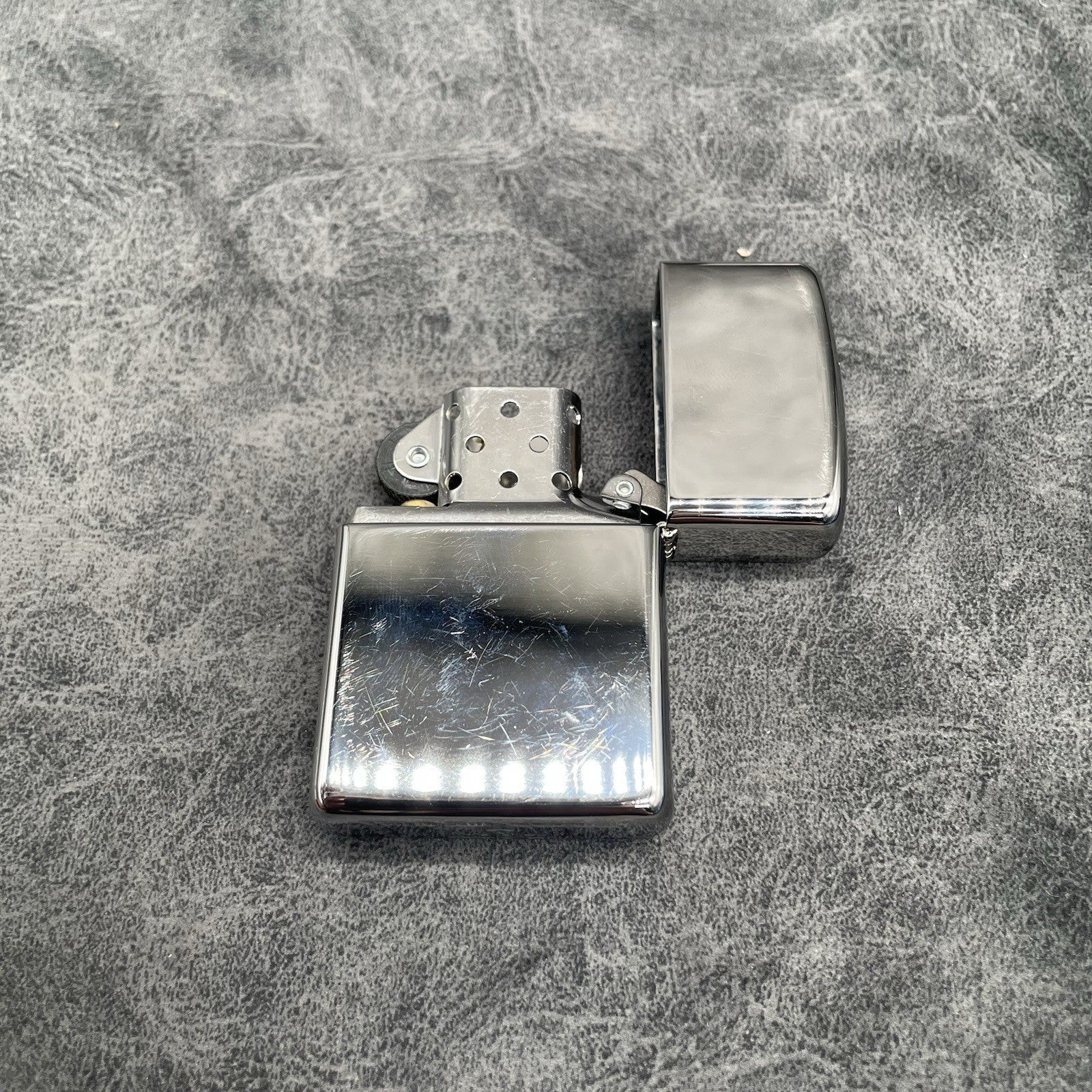 VINTAGE ZIPPO BOLTED ARMOR LIGHTER NEW IN BOX 20991 Zippo Bolted ( L Zippo 11 )