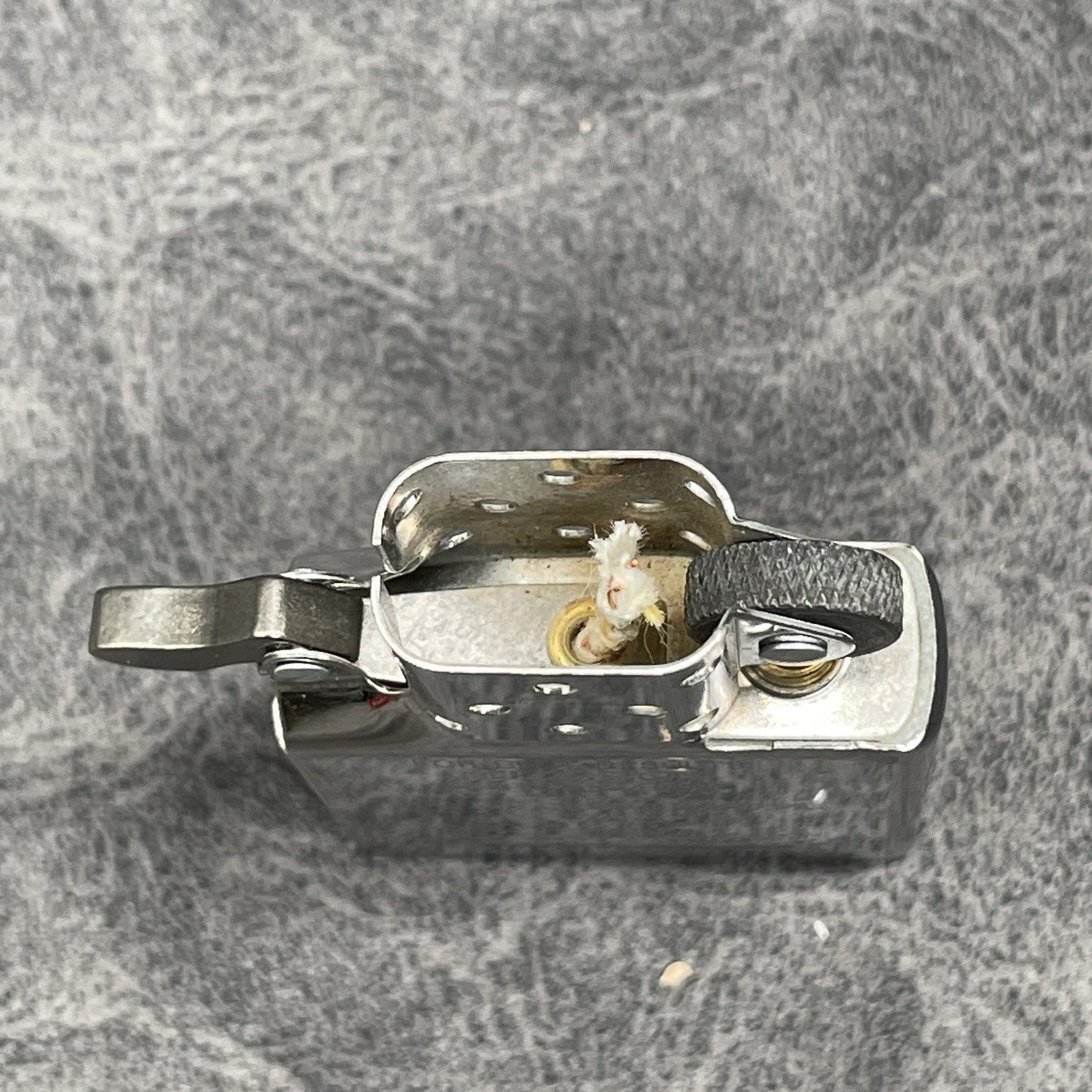 VINTAGE ZIPPO BOLTED ARMOR LIGHTER NEW IN BOX 20991 Zippo Bolted ( L Zippo 11 )