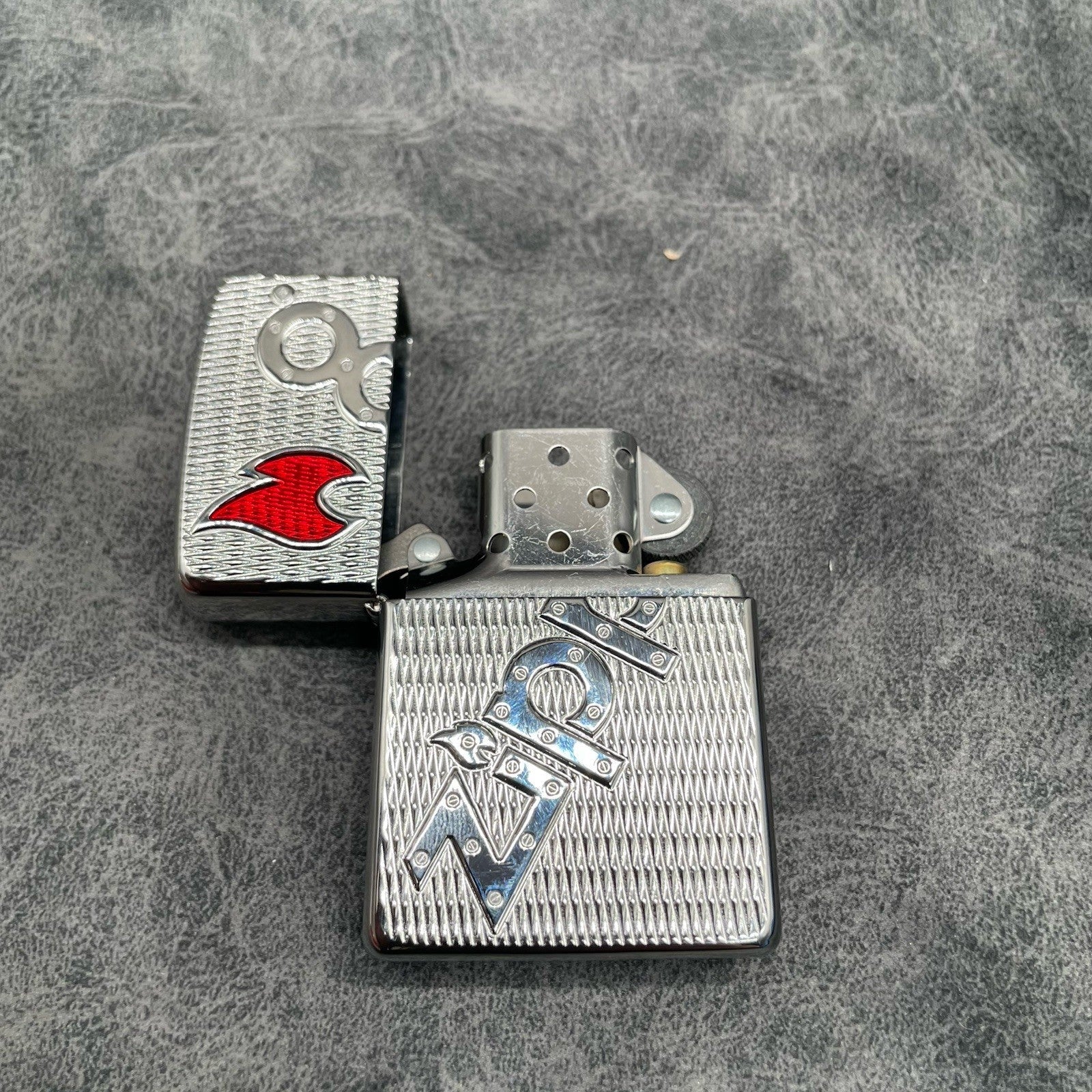 VINTAGE ZIPPO BOLTED ARMOR LIGHTER NEW IN BOX 20991 Zippo Bolted ( L Zippo 11 )