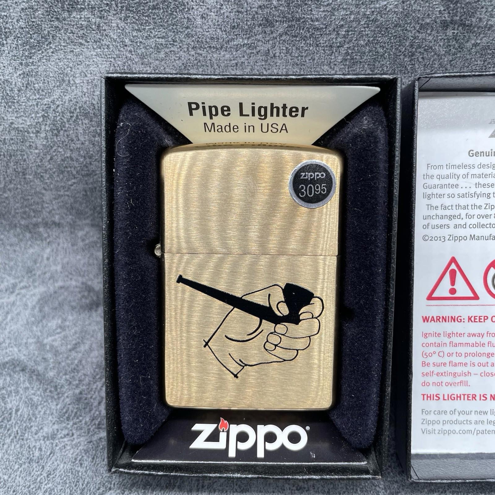 Zippo Pipe Lighter - Pipe in Hand 204B ( D Zippo 13 )